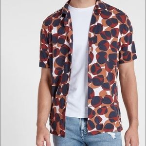 Express Men’s Geometric Print Button Down